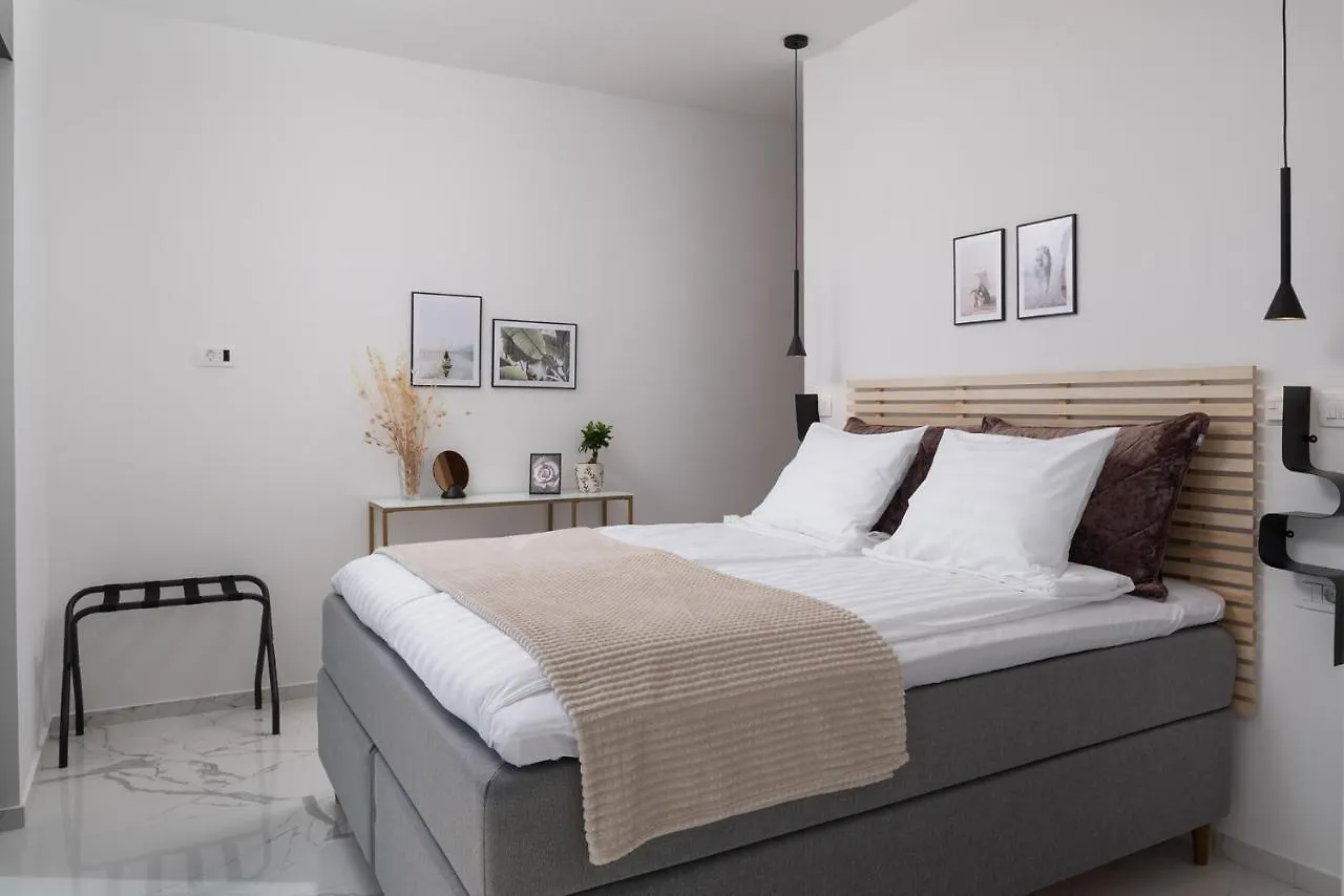 Villa Julian With A Heated Pool Trogir Kroatien