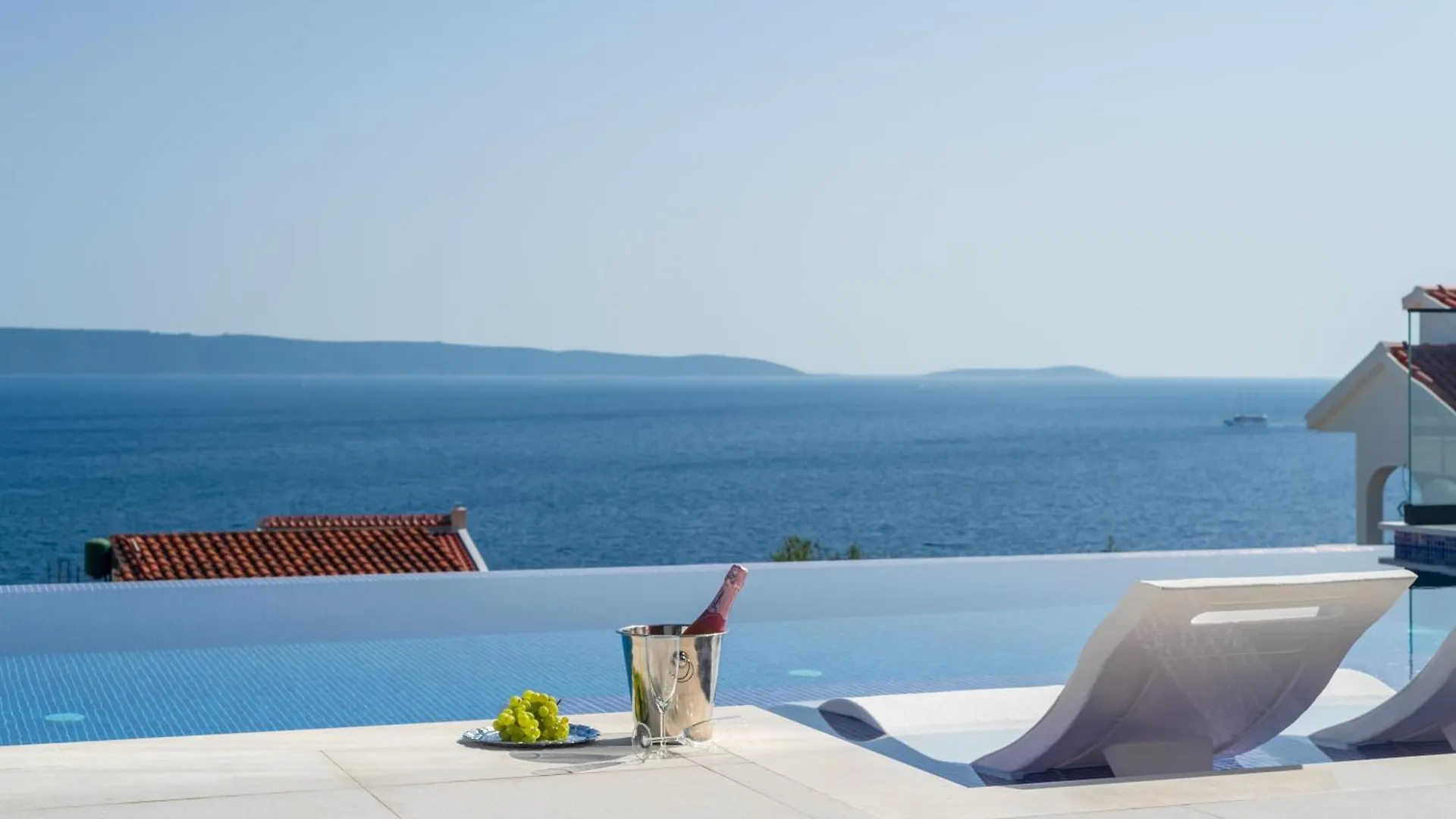 Villa Julian With A Heated Pool Trogir 0*,