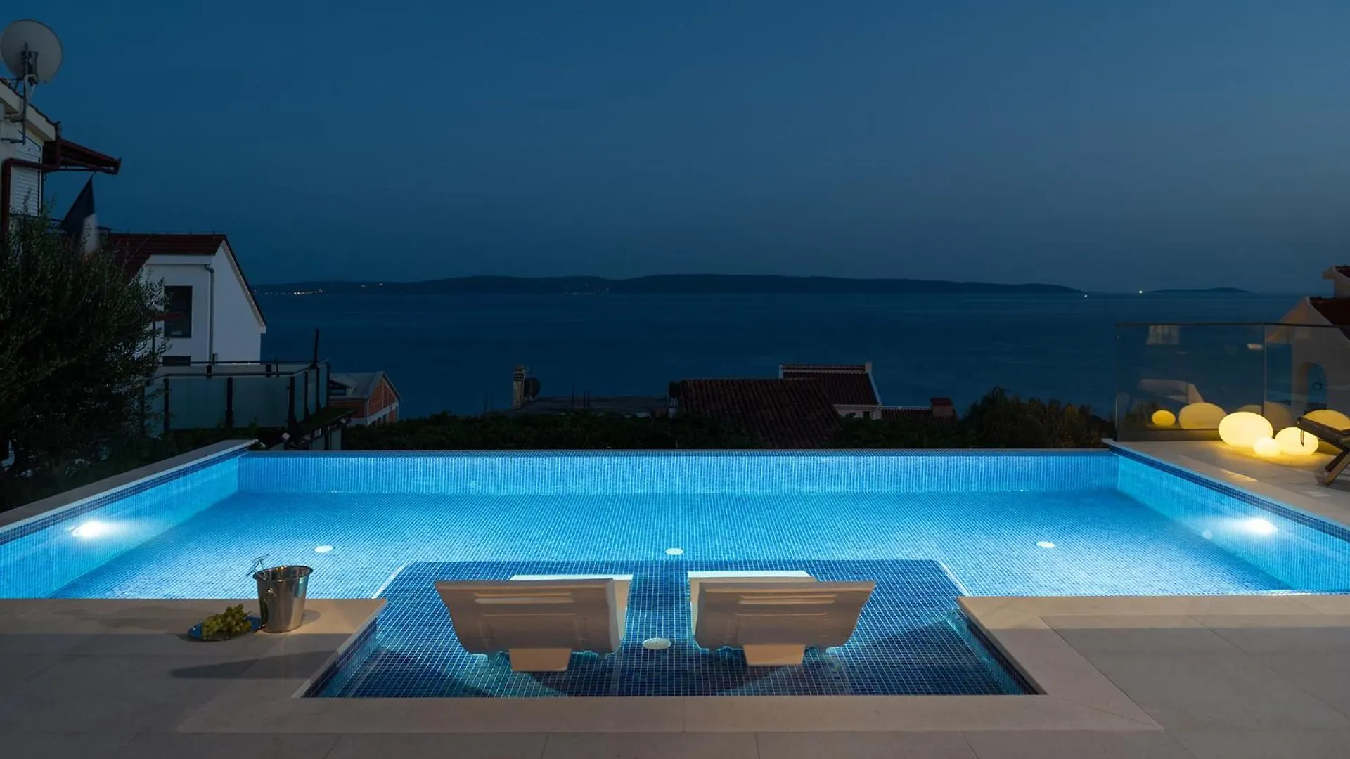 Villa Julian With A Heated Pool Trogir 0*,  Kroatien