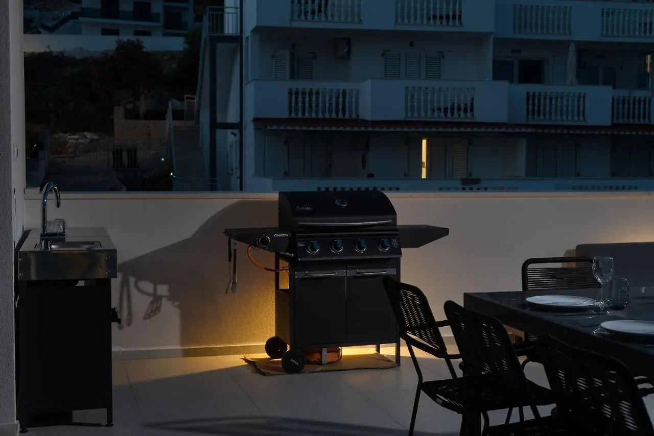 Villa Julian With A Heated Pool 트로기르 0*,  크로아티아
